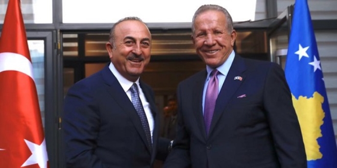 Çavuşoğlu'ndan Kosova'ya FETÖ çağrısı