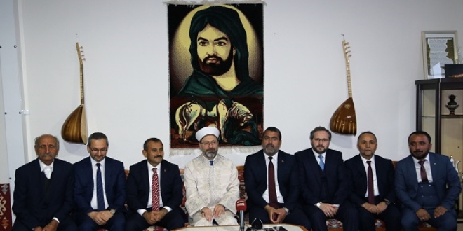 Diyanet İşleri Başkanı Erbaş'tan cemevine ziyaret