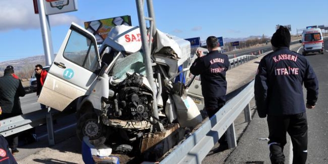 Kayseri'de otomobil devrildi: 4 ölü, 1 yaralı