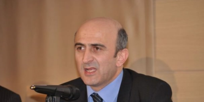 Ulusalcı Eminağaoğlu: Sıra Türkçe ezanda