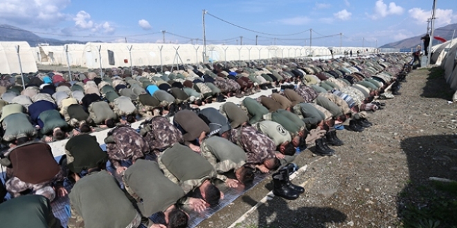 Diyanet İşleri Başkanı, JÖH ve PÖH'lerle namaz kıldı