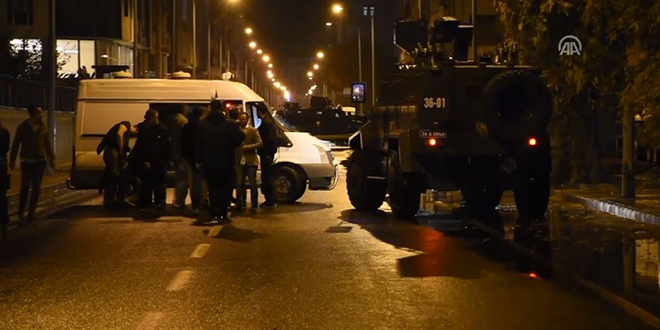 Kışla önüne bırakılan tüp ekipleri harekete geçirdi