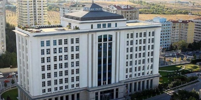 'Kibirli adam bu kapıdan içeri giremez'