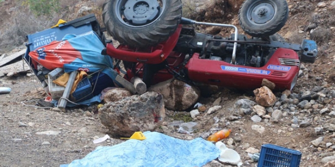 Yayla dönüşü feci kaza:1 ölü, 2 yaralı