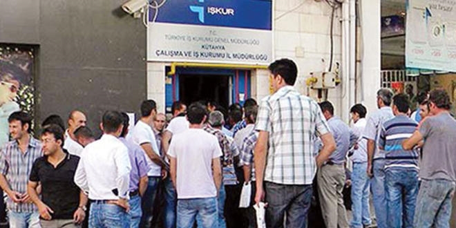 'Gençliğin sorunu işsizlik değil iş beğenmeme'