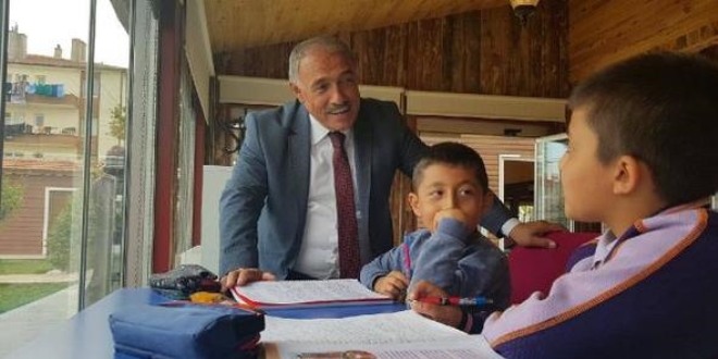 Öğrenci dostu millet kıraathanesi