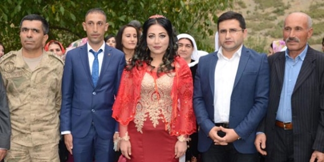 Asker kendisine ayran getiren aşiret kızına aşık olunca...