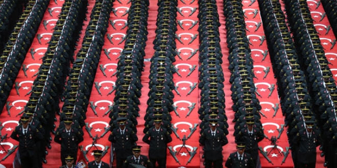 Astsubay adayları yemin etti