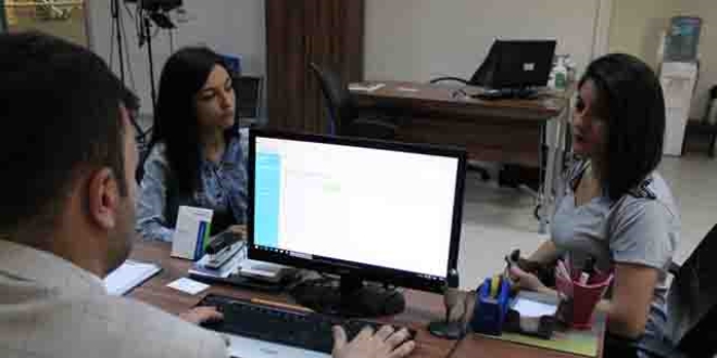 Kadınlar hasta kayıt, erkekler büro memurluğu istiyor