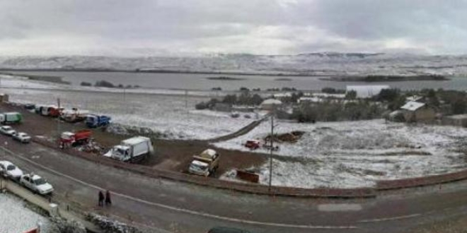Sivas'a mevsimin ilk karı yağdı