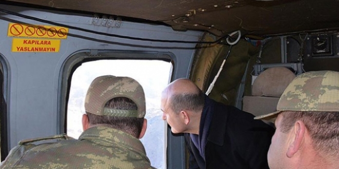 Bakan Soylu sınırdaki güvenlik duvarını inceledi
