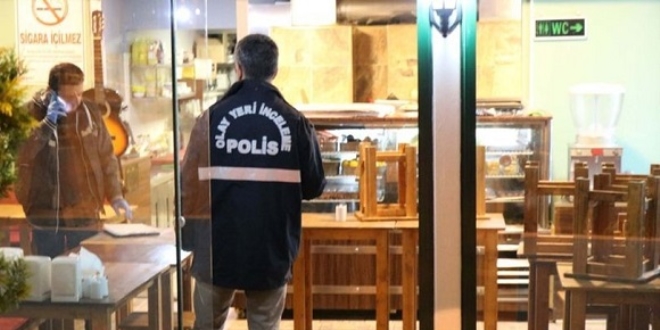 Silahlı kavgaya karıştı, kebapçıda çalışanları rehin aldı