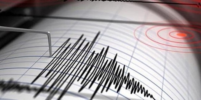 İzmir'de deprem!