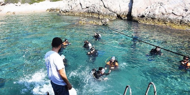 Bodrum su altı güzellikleriyle de büyülüyor