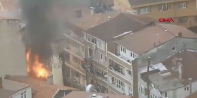 Seyrantepe'de caminin çatısında yangın çıktı