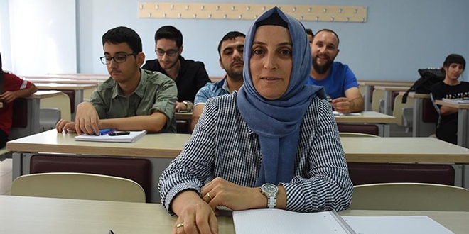 27 yıl sonra üniversite hayalini gerçekleştirdi