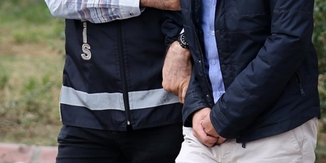 Sakarya merkezli 6 ilde FETÖ operasyonu: 8 askere gözaltı