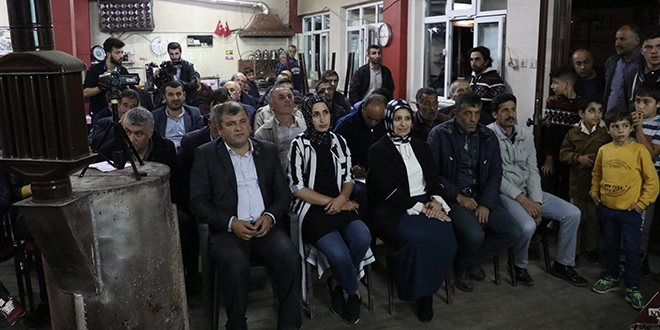 Eğitimciler velilerle kahvehanede buluştu