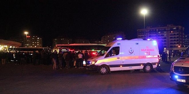 Kuzenini askere uğurladığı otobüsün altında kaldı