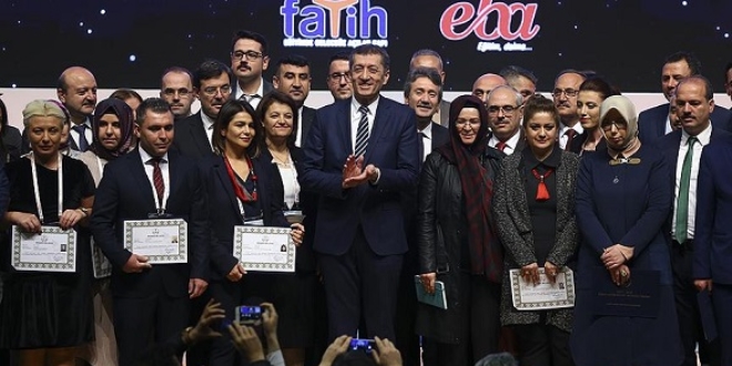 MEB eğitimde teknoloji kullanımını masaya yatırıyor