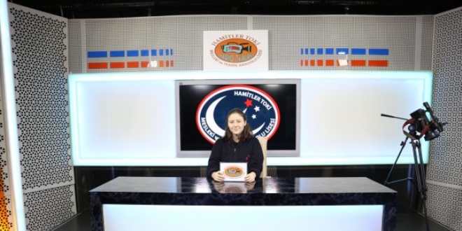 Liseli öğrenciler okulda canlı yayında haber sunuyor