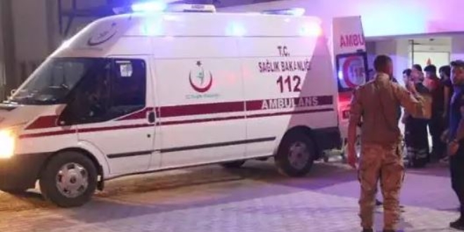 Siirt'te otomobil devrildi: 3 uzman çavuş yaralı