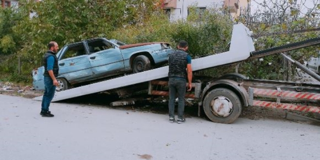 Sokaklara hurda aracn terk edenlere ceza yad