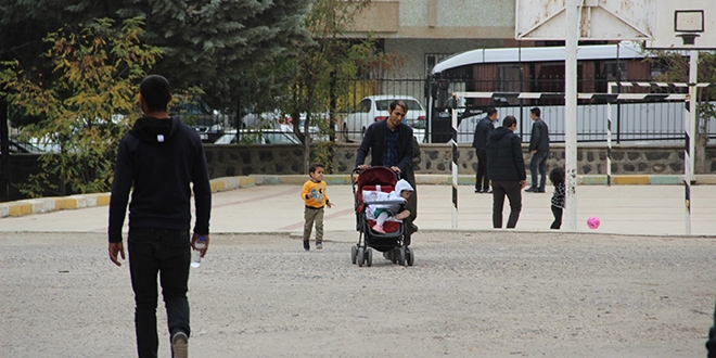Şanlıurfa'da memur adayları sınava girdi