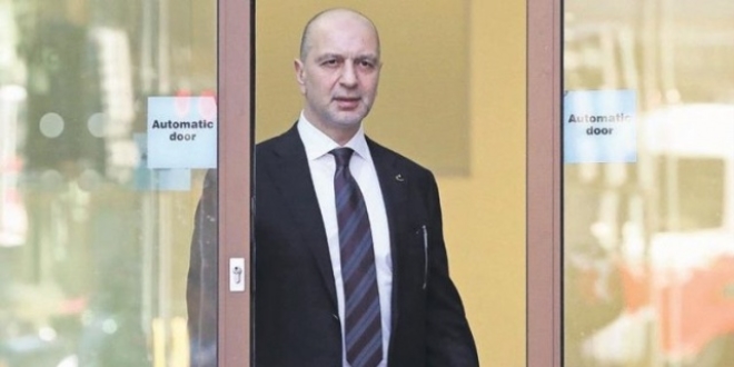 Akın İpek'in canlı yayında 'altın' hırsızlığı