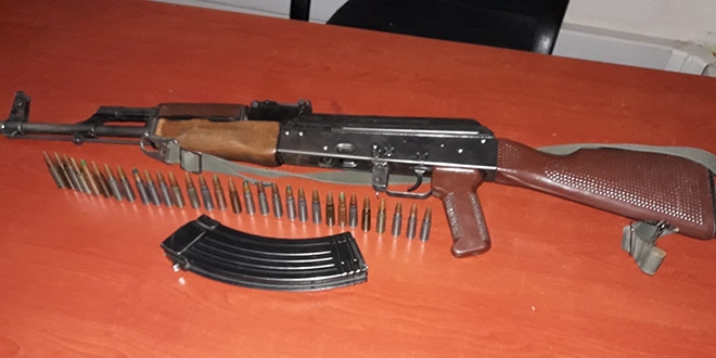 Köy korucusundan çaldığı silahla yakayı ele verdi