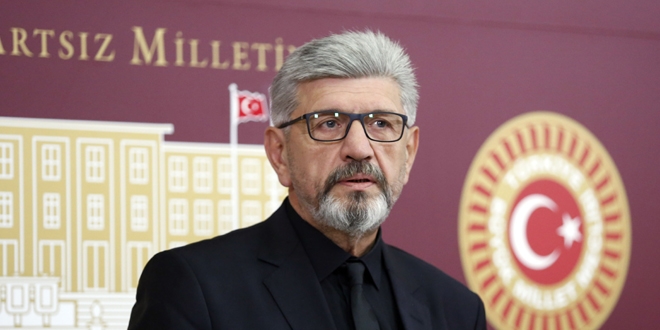 SP vekili Cihangir İslam'a, kendi takipçilerinden tepki