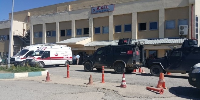 Van'da göçmenleri taşıyan araç takla attı: 5 ölü