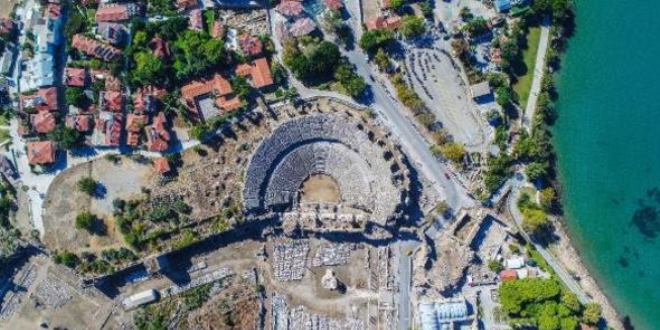 Side, tarihi ve doğal dokusuyla cezbediyor