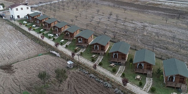 20 yıllık işini bırakıp, tatil köyü kurdu