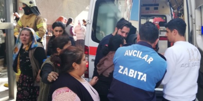 Avcılar'da yangın, 5 kişi hastanelik oldu