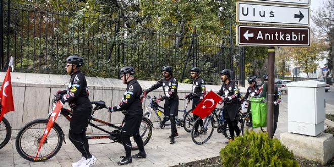 Anıtkabir'e gelmek için 500 kilometre pedal çevirdiler