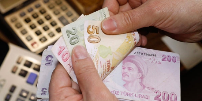 Mahkeme 'anne ve babadan ayrı ayrı alınan yetim aylığı'nın kesilmeyeceğine karar verdi