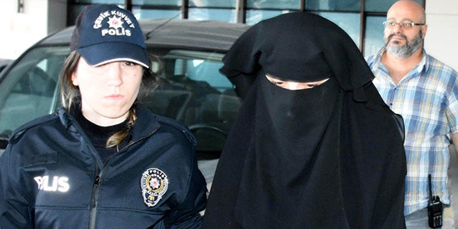 Atatürk'e hakaretten gözaltına alınan öğrenci tutuklandı