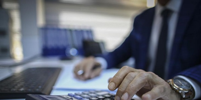 Hazine 1 milyar 961,1 milyon lira borçlandı