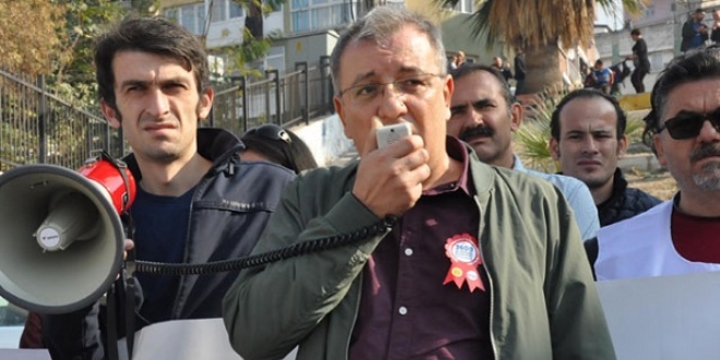 Öğretmeni, uyardığı öğrencinin annesi darp etti