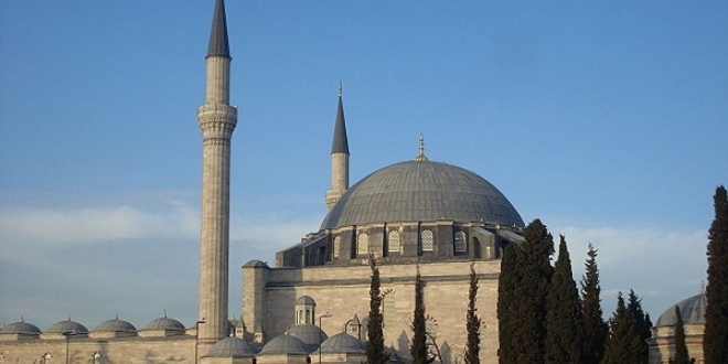 Elektriği kesilen Yavuz Selim Cami'nin aboneliği iptal edildi