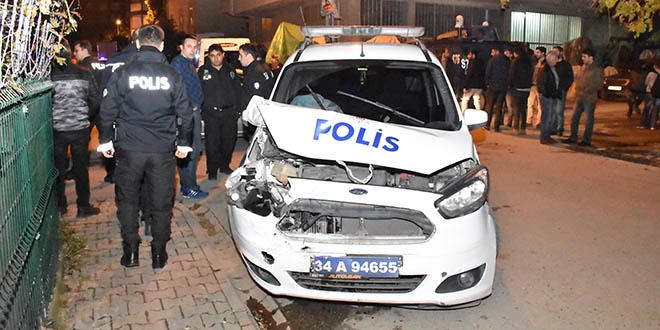 Şüpheli aracı takip eden polisler kaza yaptı: 1 yaralı