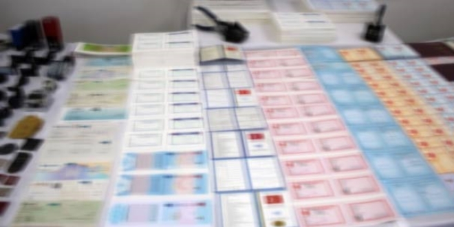 Sahte TSK kimliğiyle terörist kaçırdılar