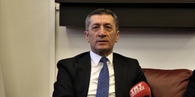 Bakan Selçuk: Eğitim sorun değil, en büyük çözüm