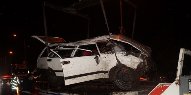 Trabzon'da otomobil kanala devrildi: 1 ölü, 6 yaralı