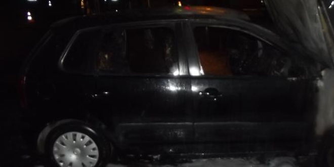 Önce refüje çarptı, ardından cayır cayır yandı