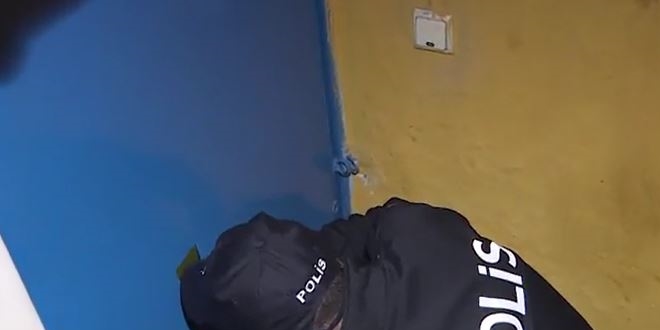 Komşusunu rehin alan şahıs teslim oldu