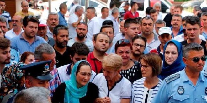 Ölü bulunan zabıta memuru, toprağa verildi