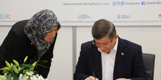 Ahmet Davutoğlu, okuyucuları ile buluştu