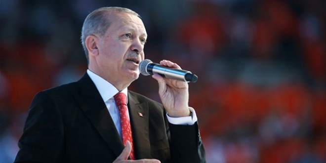 Erdoğan: Diyanet'i tartışma malzemesi yapmayın